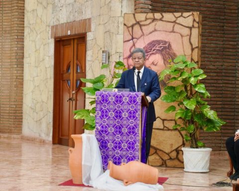 Fuerza del Pueblo se une en oración por las víctimas del Jet Set