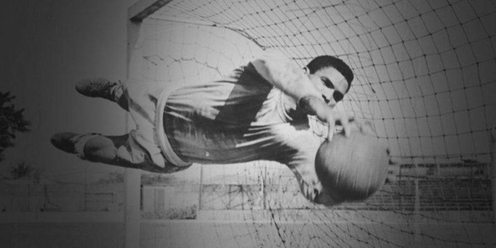Goodbye to a legendary Brazilian goalkeeper who played without gloves