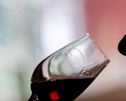 Great drinkers die 13 years before those who have never drunk: study