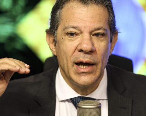 Haddad says country has a “protective mattress” against turbulence
