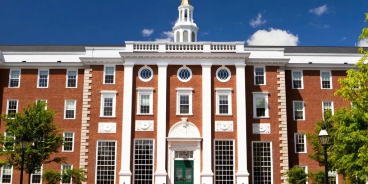 Harvard teachers demand for Trump's review at 9,000 million dollars of financing
