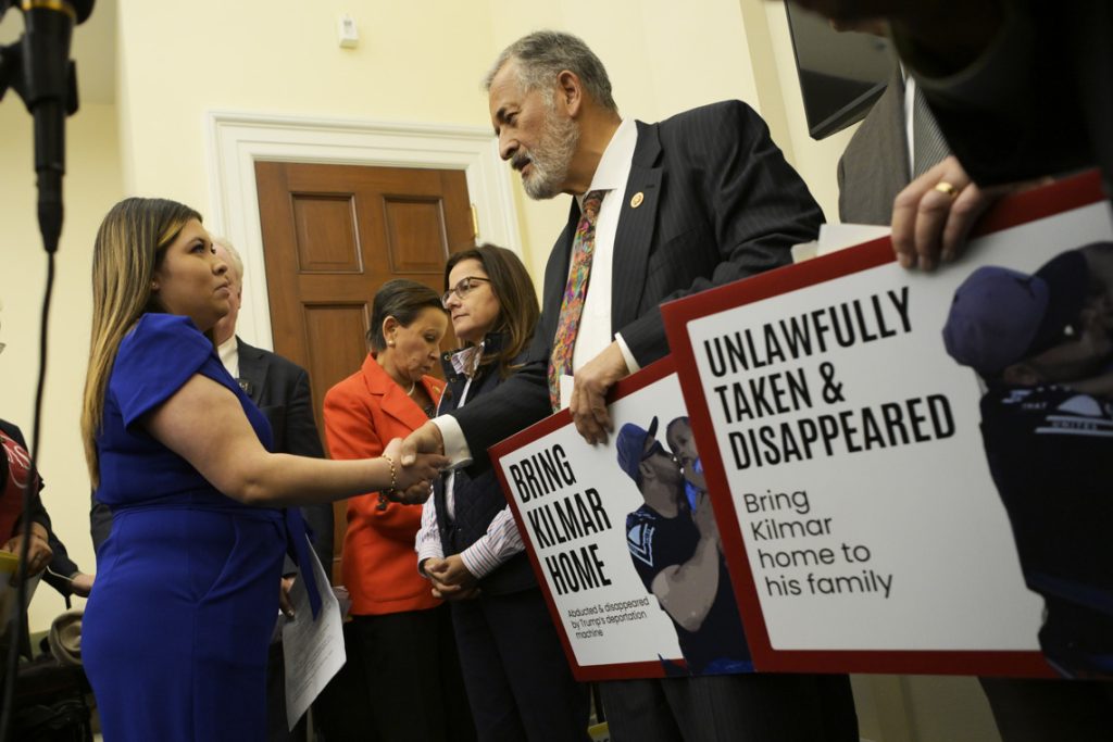 High White House Advisor contradicts the Department of Justice on Salvadoran deported by error