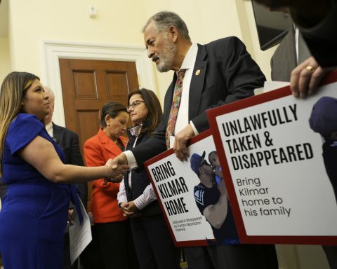 High White House Advisor contradicts the Department of Justice on Salvadoran deported by error