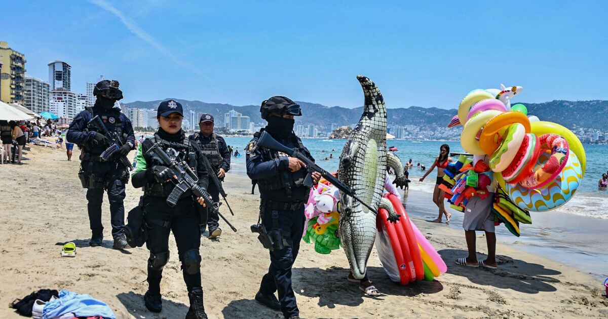 Holy Week in Mexico: Violence and Tourism coexist in Acapulco