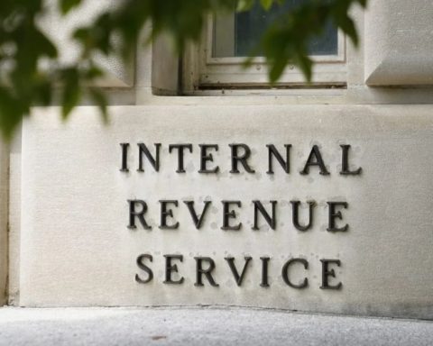 How To Check Your 2025 Federal Or State Refund Status