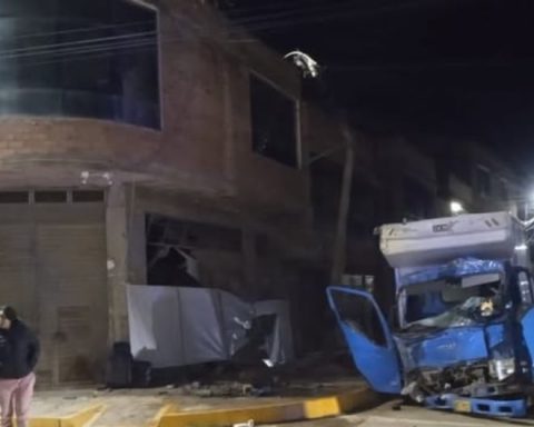 Huancayo: Young driver dies after crashing truck against housing in El Tambo