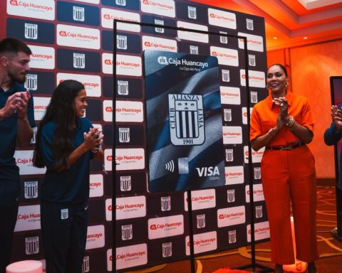 Huancayo box launches its 'blue and white' cards