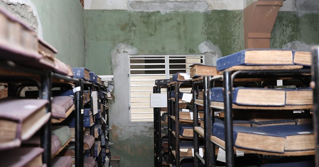 Humidity and serious deterioration force the closure of another dependency of the civil registry in Cuba