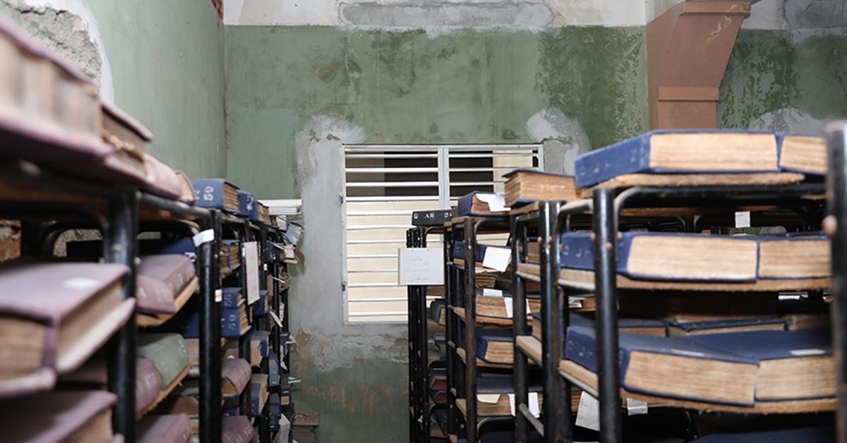 Humidity and serious deterioration force the closure of another dependency of the civil registry in Cuba
