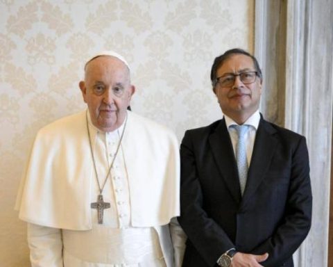 'I was a great friend, I feel something alone': Petro, after death of Pope Francis