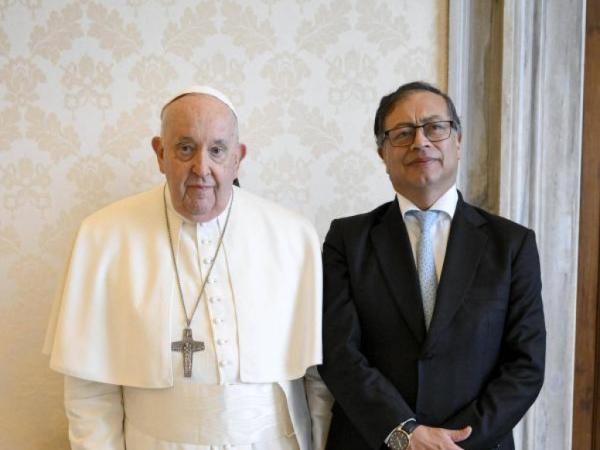 'I was a great friend, I feel something alone': Petro, after death of Pope Francis