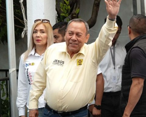 INVALIDA CDMX leadership court and recognize Zambrano nearby