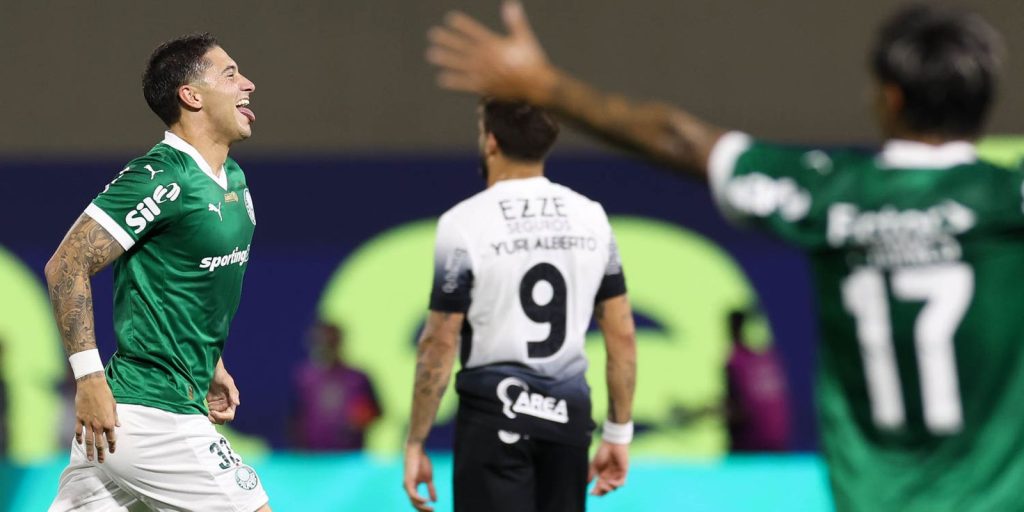 In Uruguayan night, Palmeiras wins classic with Corinthians