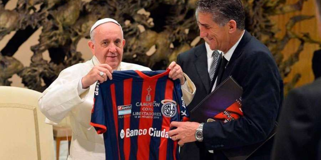 Jorge Bergoglio, a 'hard leg' fanatic of San Lorenzo who became a potato