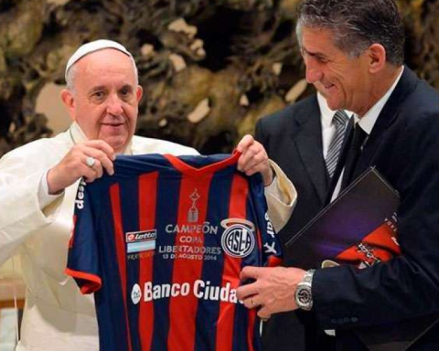 Jorge Bergoglio, a 'hard leg' fanatic of San Lorenzo who became a potato