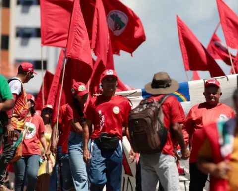 Journey of struggles for land reform organized 55 actions in the country