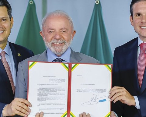 Lula delivery PEC of Public Security to process in Congress