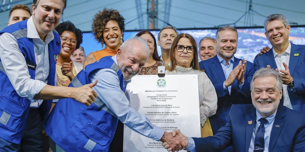 Lula inaugurates UFF buildings and announces notice for Cursinhos Popular