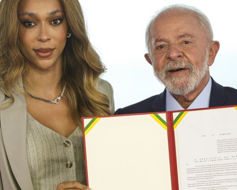 Lula says that attitude of the US government with Erika Hilton is abominable