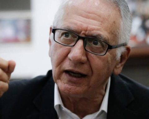 MINSALUD lights controversy: Does parental authority of minors belong to the State?