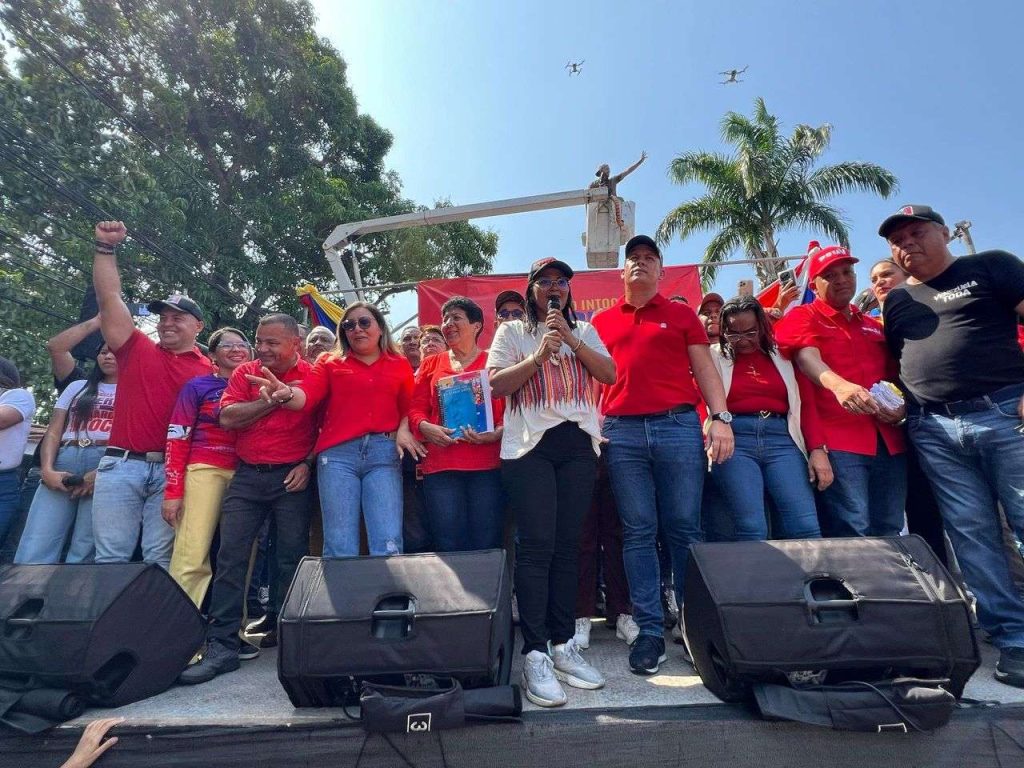 Maduro celebrates the registration of roosters of the great patriotic pole towards 25m