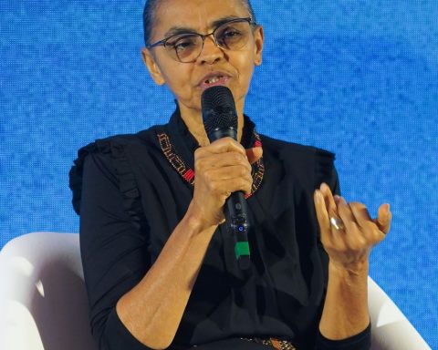 Marina Silva is discharged after medical care in Brasilia