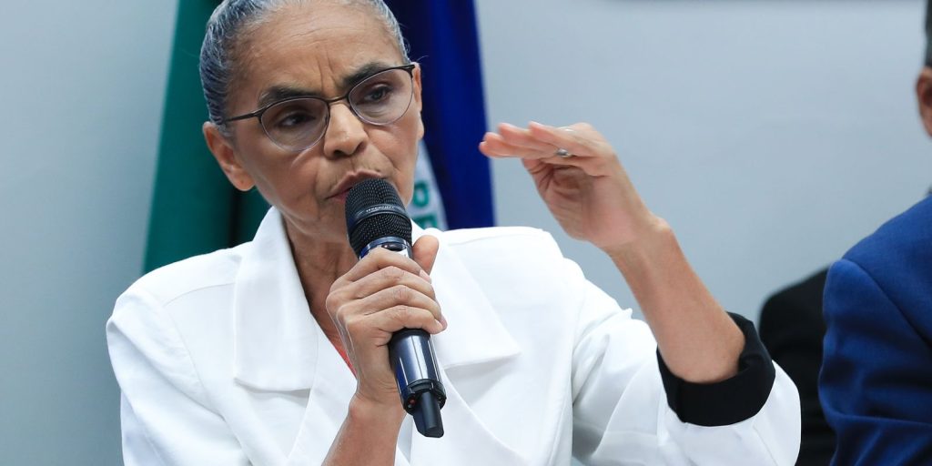 Marina Silva is treated in hospital in Brasilia for pressure drop