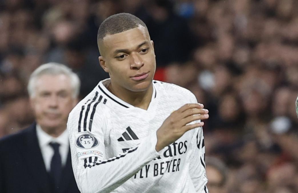 Mbappé will be subjected to tests after suffering an ankle sprain