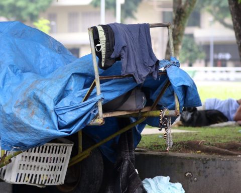 More than 335,000 people live in a homelessness in Brazil