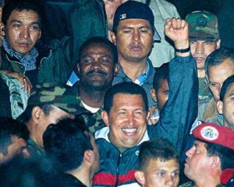 Nicolás Maduro: In 2002 the right received a popular backlash