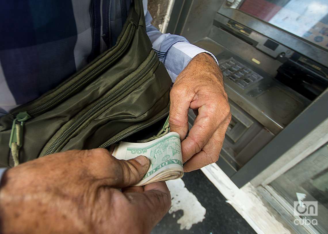 Of salary and inflation in Cuba: State average salary increased by 25% in 2024, but still does not meet basic needs