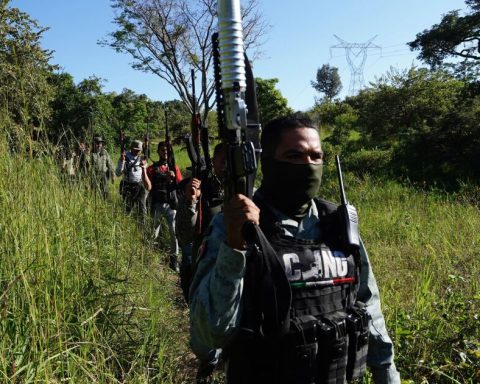 Organized Crime USA Tiktok to recruit young people and sell weapons