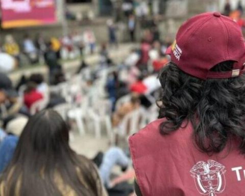 Petro government labor reform would include OECD recommendations