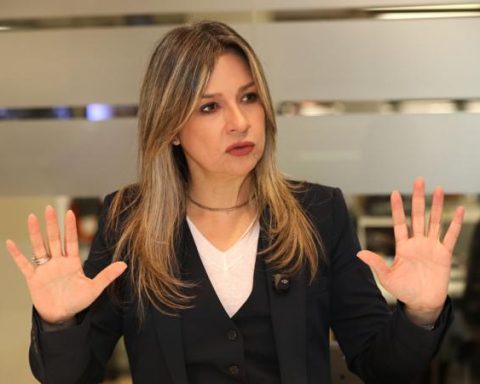 'Petro is turning the economy into a time bomb': Vicky Dávila