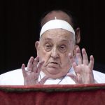 Pope Francis reappears in the celebration of Easter