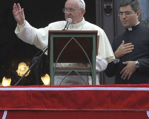 Pope ordered simple will in a will signed in 2022