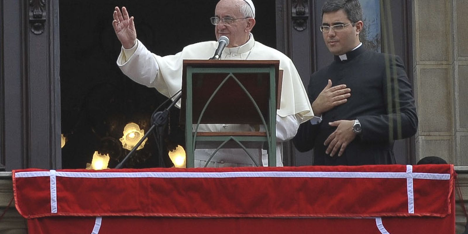 Pope ordered simple will in a will signed in 2022