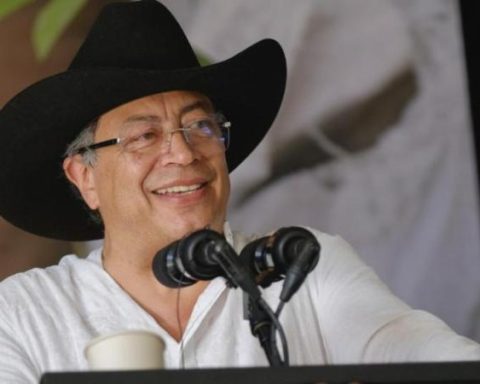 Popular consultation: Petro insists on carrying out his reformist agenda
