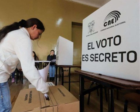 President accuses Súmate of mounting electoral fraud in Ecuador