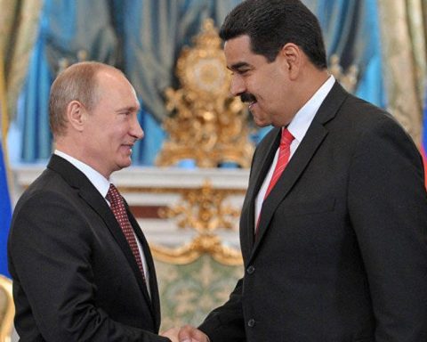 Russia confirms Maduro's visit to Moscow for May 9 celebrations