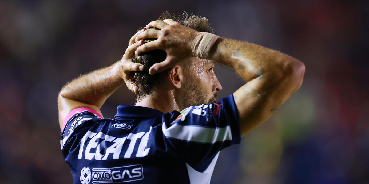Sergio Canales' injury for kicking a glass door is complicated