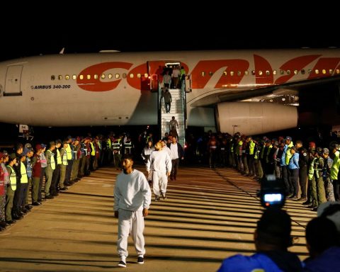 Supreme Court prevents Trump from using enemy law for deportations