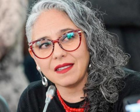 'Systematic betrayal' to peace agreements in Colombia: denounces Senator Pizarro