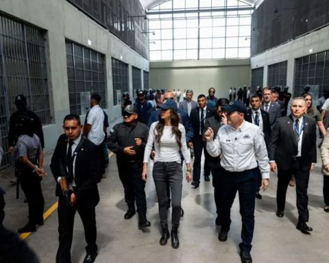 The US deported 10 alleged members of the Aragua train and the MS-13 to El Salvador