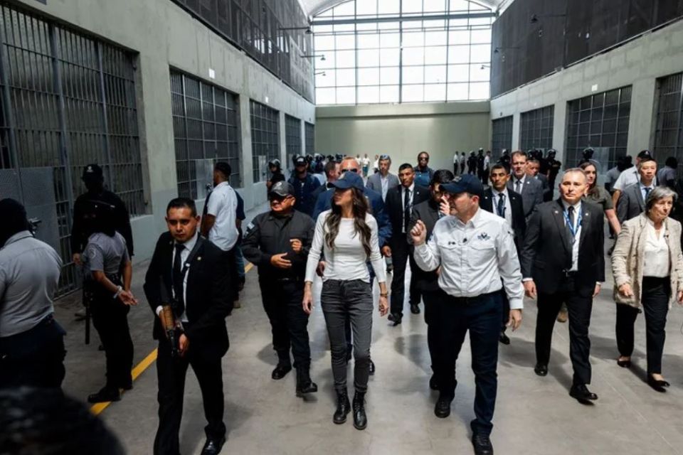 The US deported 10 alleged members of the Aragua train and the MS-13 to El Salvador