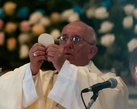 El papa Francisco oficiando una misa en el santuario de El Cobre, en Cuba, en 2015