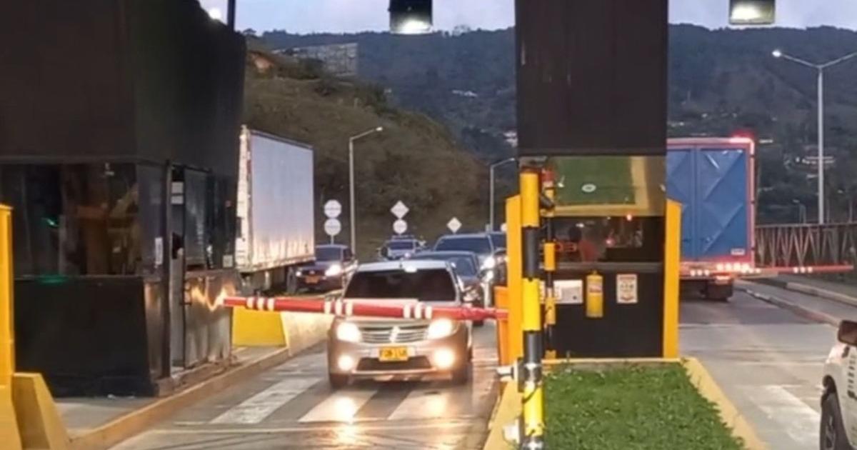 The passage in tolls of Antioquia is normalized after communities blocking: What are the government's commitments?
