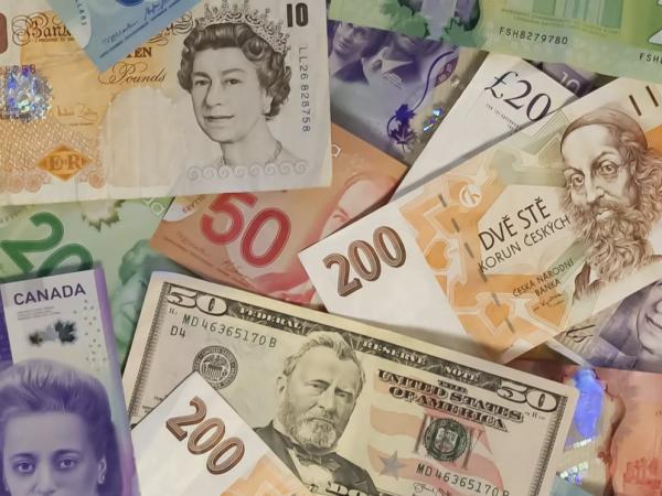 The strongest coins of each continent, according to artificial intelligence