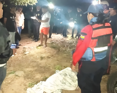 They add four people dead by drowning during Holy Week