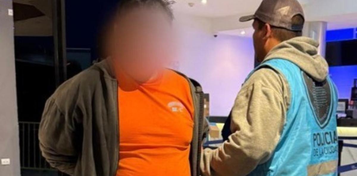 They arrest a Bolivian for abuse to a 12 -year -old girl in a cinema in Buenos Aires